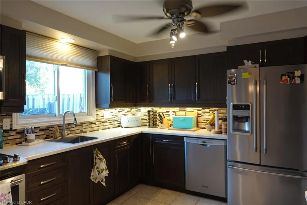5475 Lakeshore Road, #9