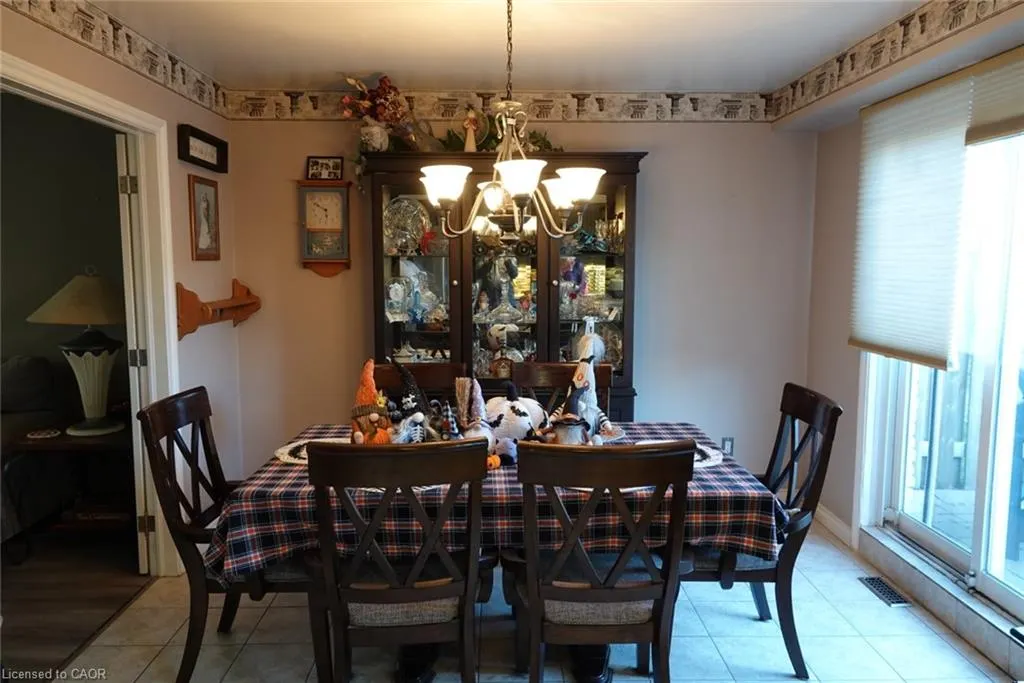 5475 Lakeshore Road, #9