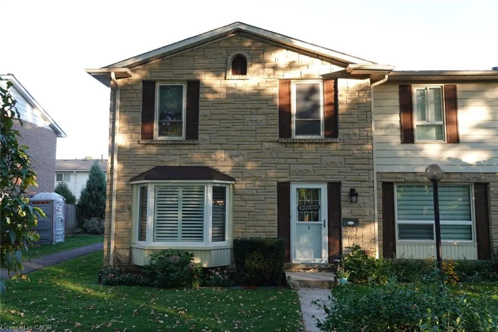 5475 Lakeshore Road, #9