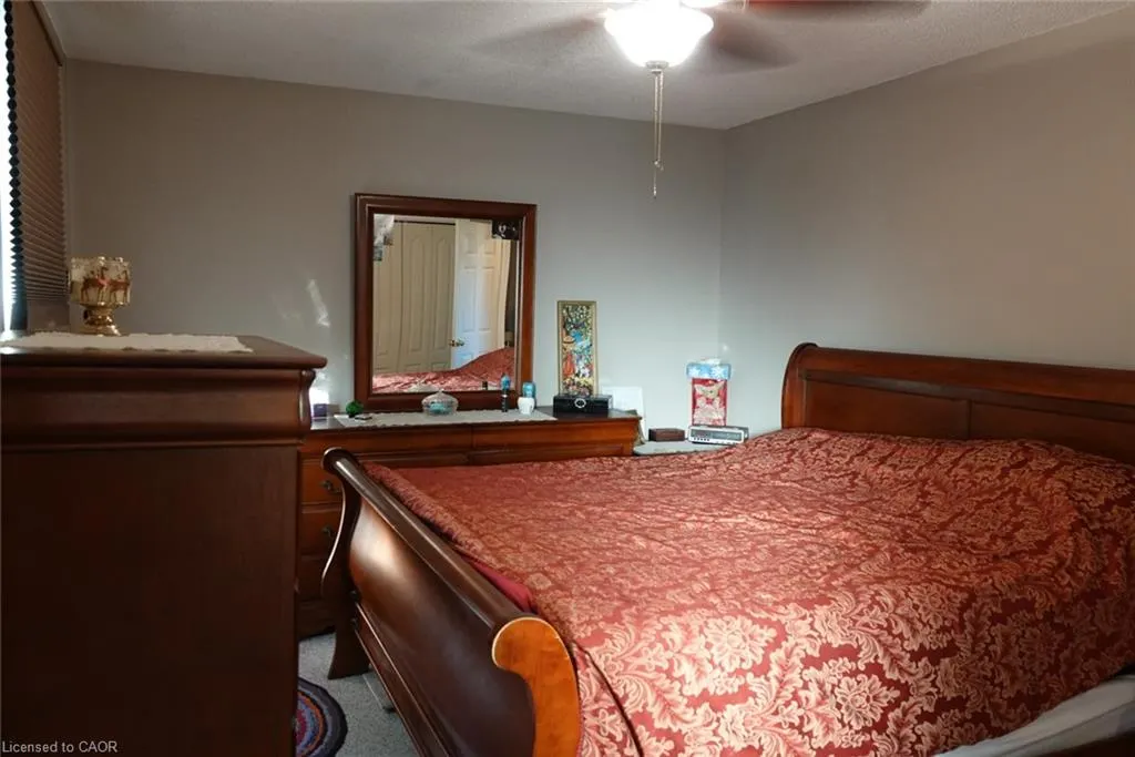 5475 Lakeshore Road, #9