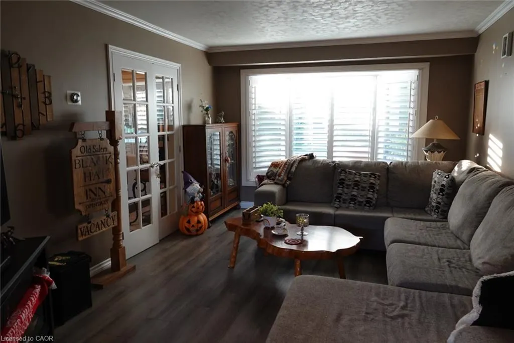 5475 Lakeshore Road, #9