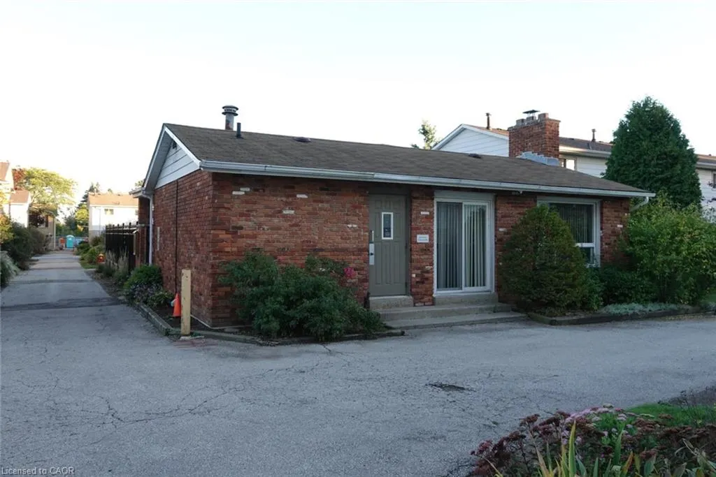 5475 Lakeshore Road, #9