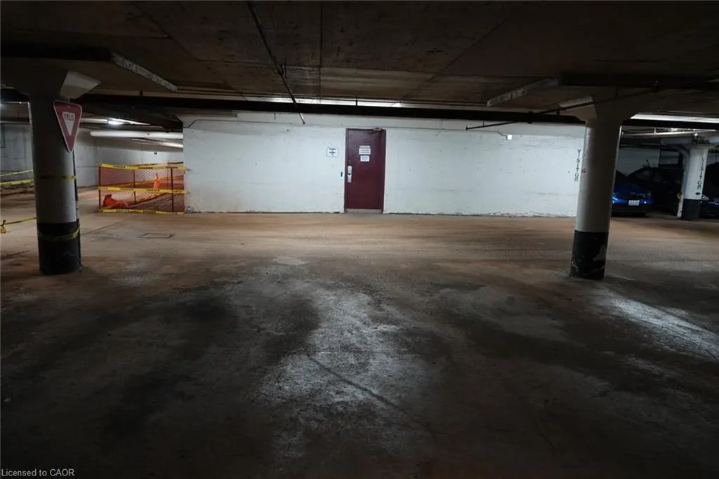5475 Lakeshore Road, #9