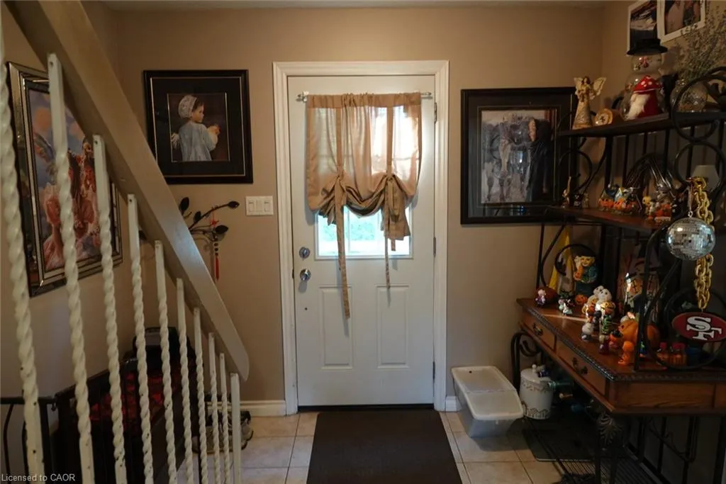 5475 Lakeshore Road, #9
