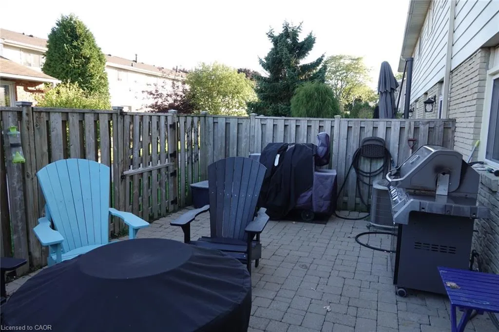 5475 Lakeshore Road, #9
