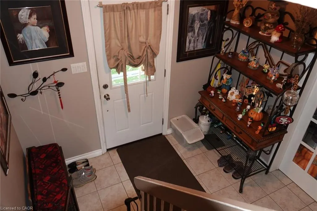 5475 Lakeshore Road, #9