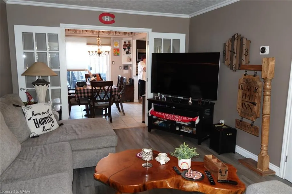 5475 Lakeshore Road, #9