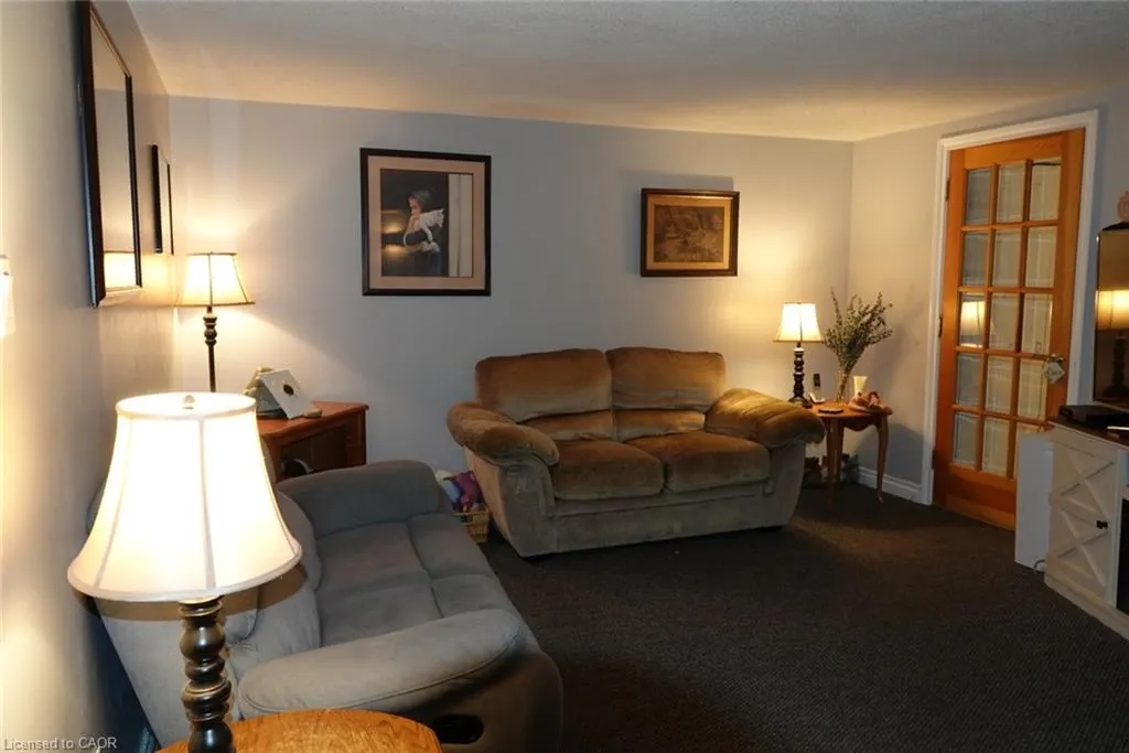 5475 Lakeshore Road, #9