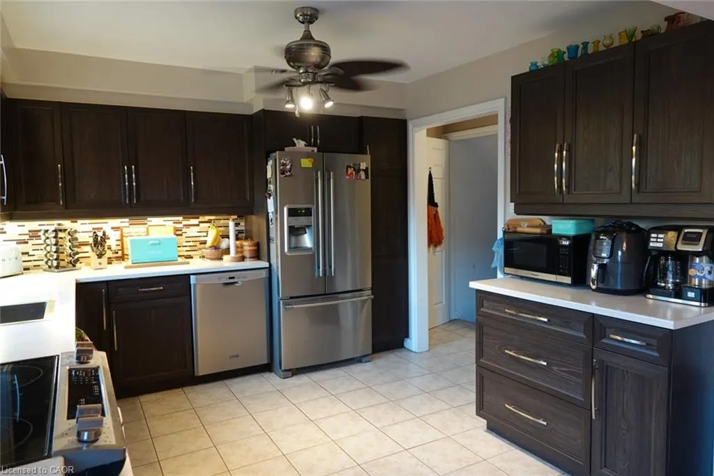 5475 Lakeshore Road, #9