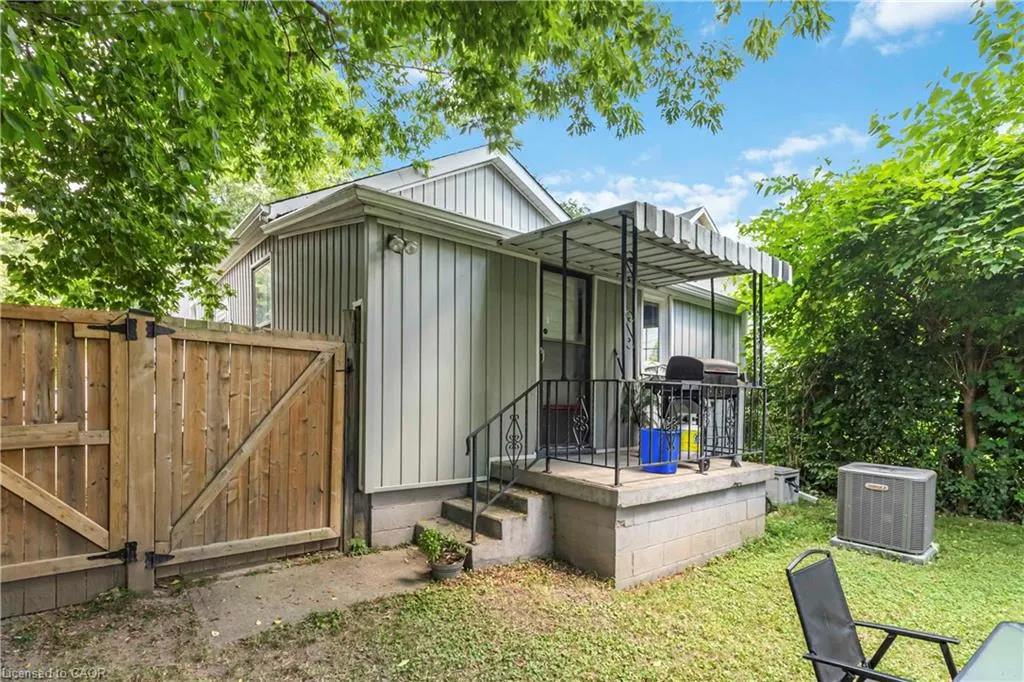 305 Dalhousie Street