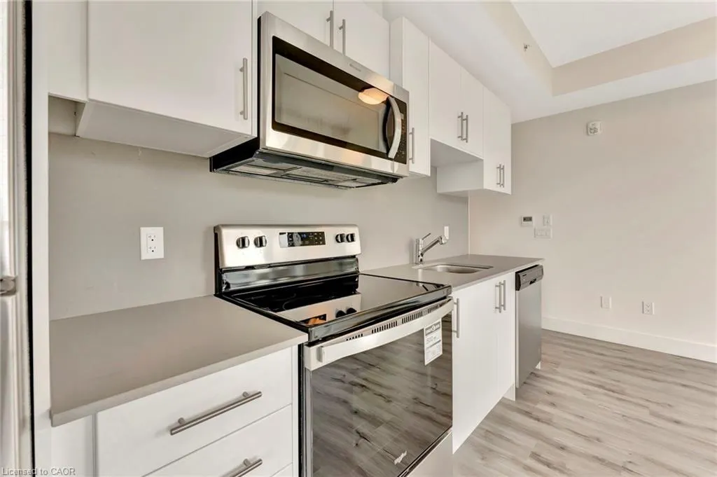 107 Roger Street, #516