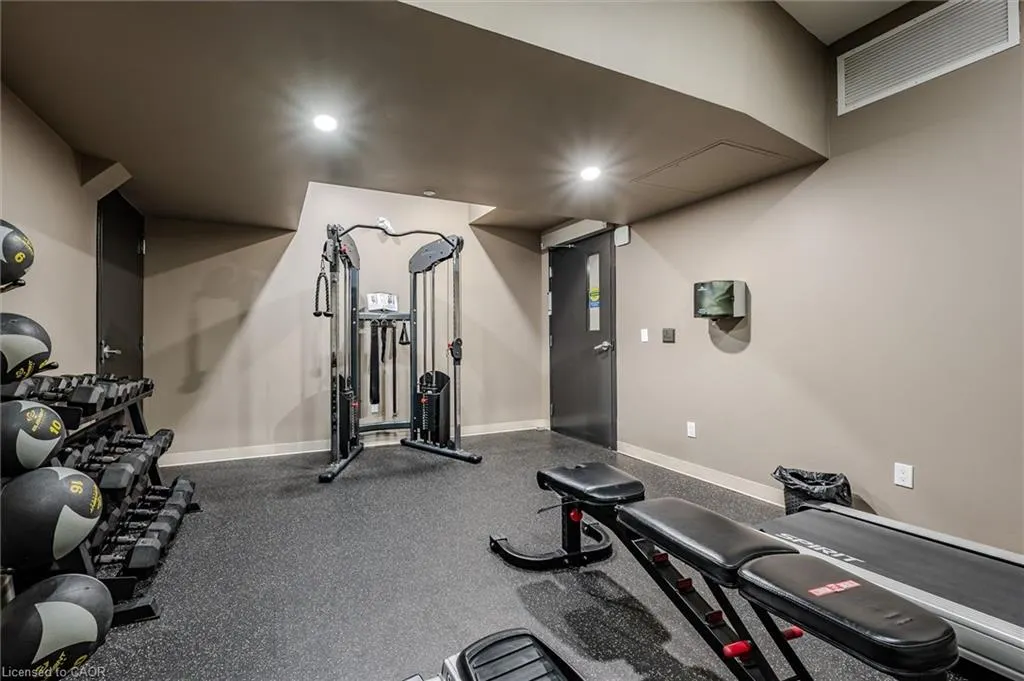690 King Street W, #622