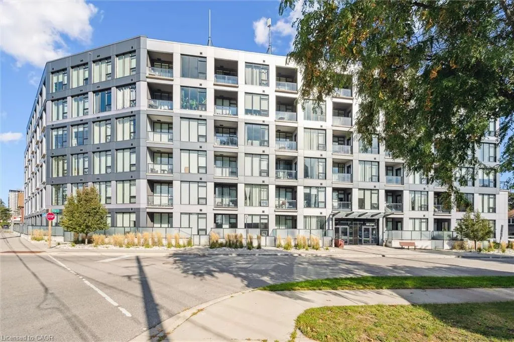 690 King Street W, #622