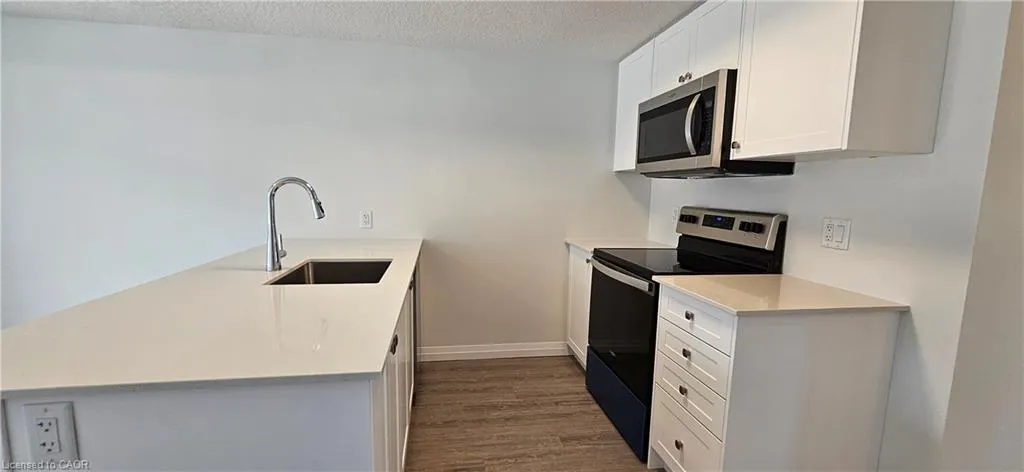 410 Northfield Drive W, #E15