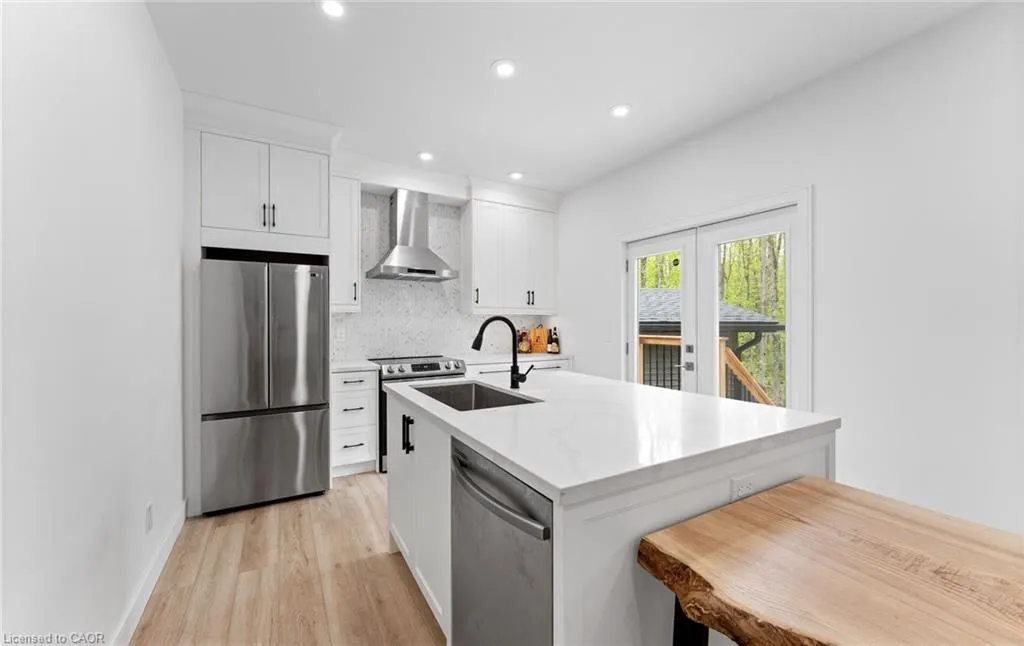 44 Sunnyshore Park Drive