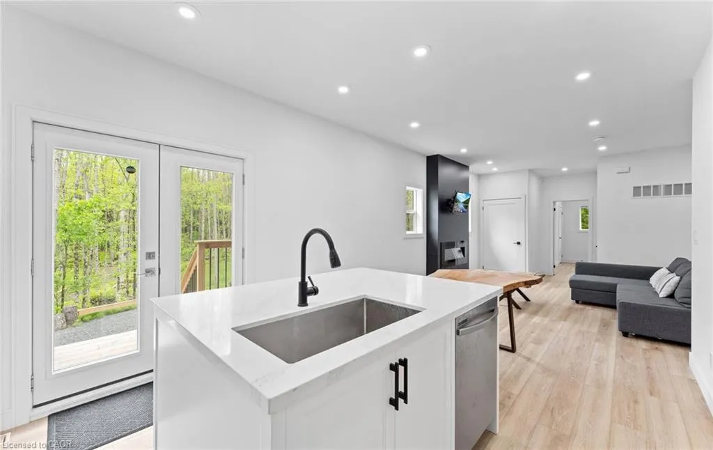 44 Sunnyshore Park Drive