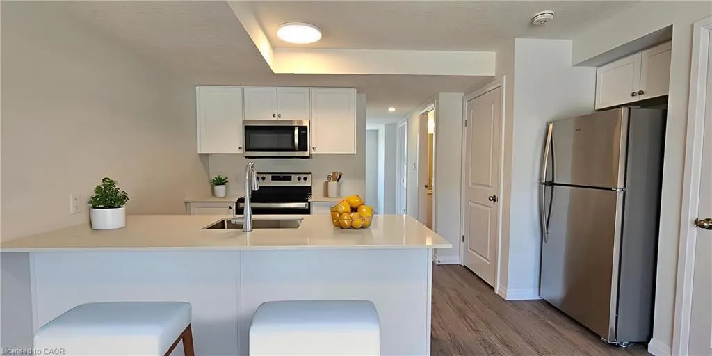 410 Northfield Drive W, #E12