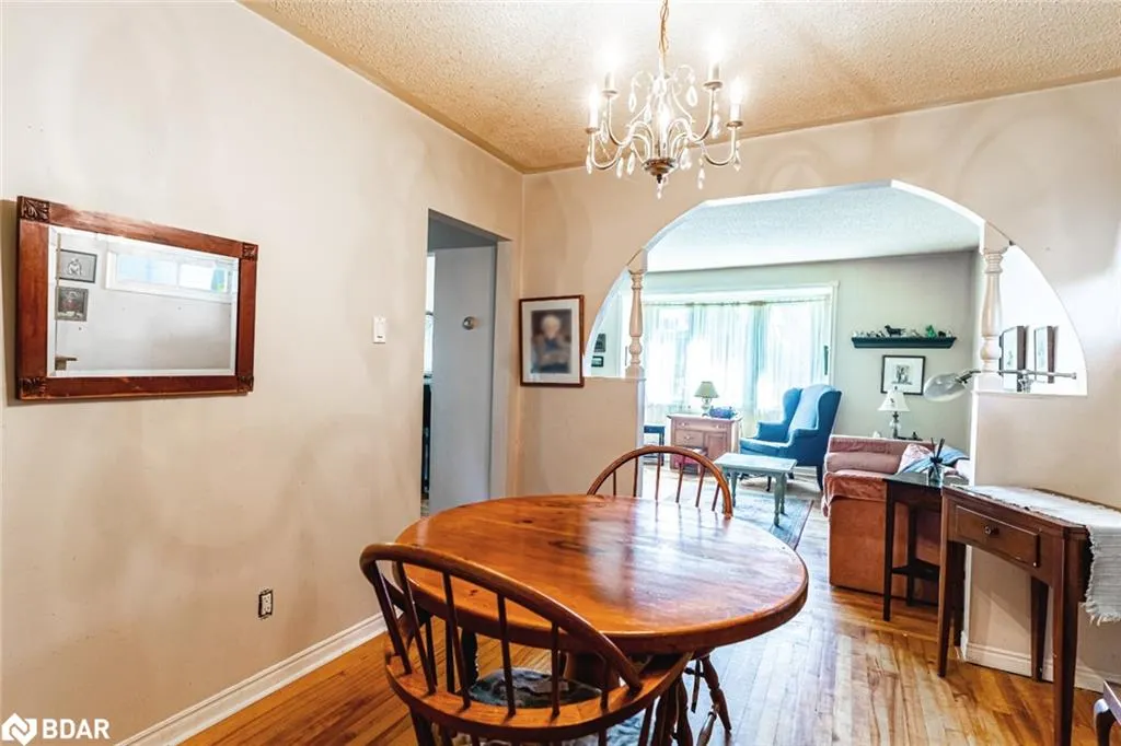 306 Cawthra Boulevard