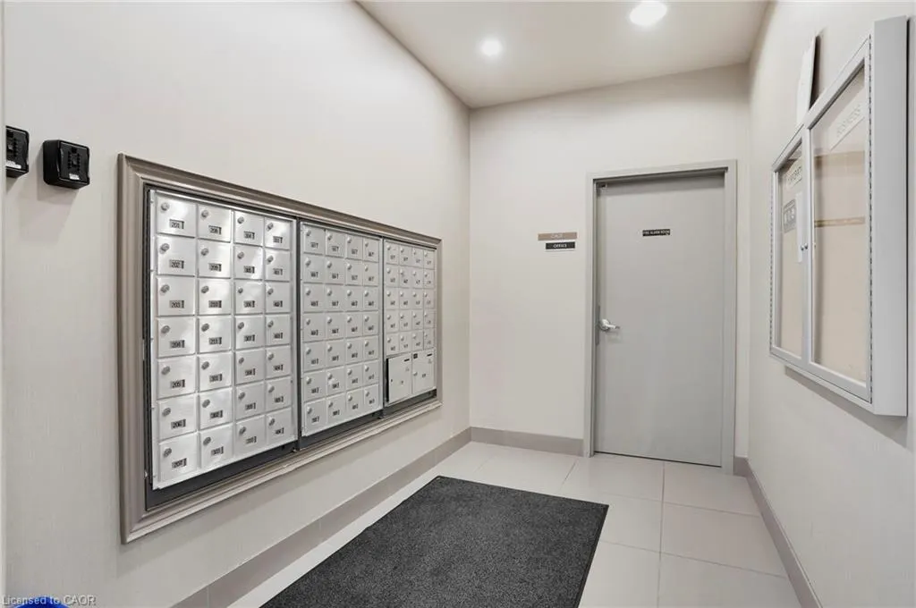 90 Charlton Avenue W, #304