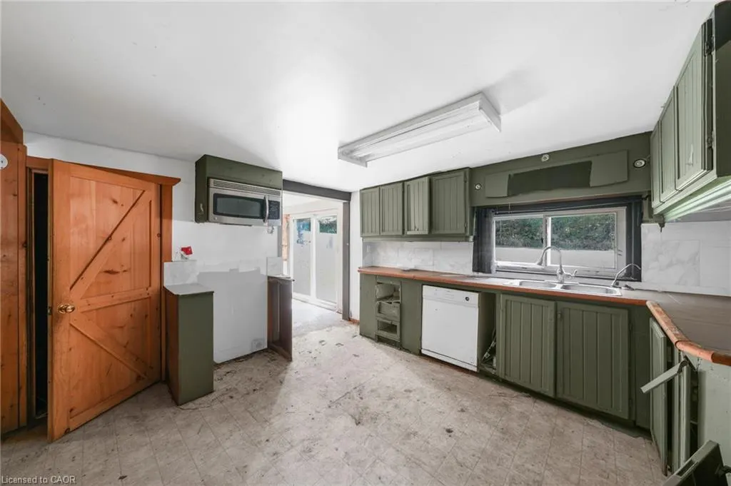 1093 South Lake Road