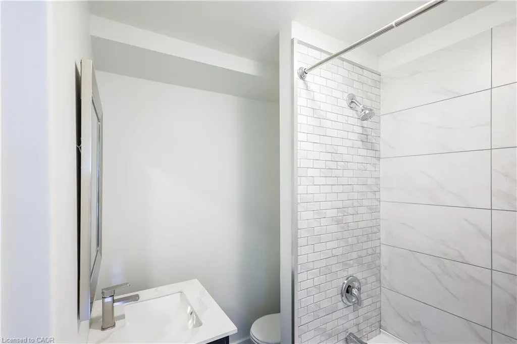 69 Victoria Avenue N, #3