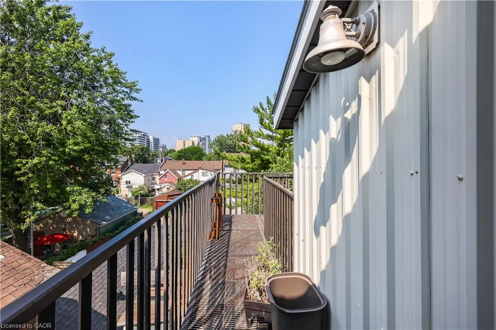 69 Victoria Avenue N, #3