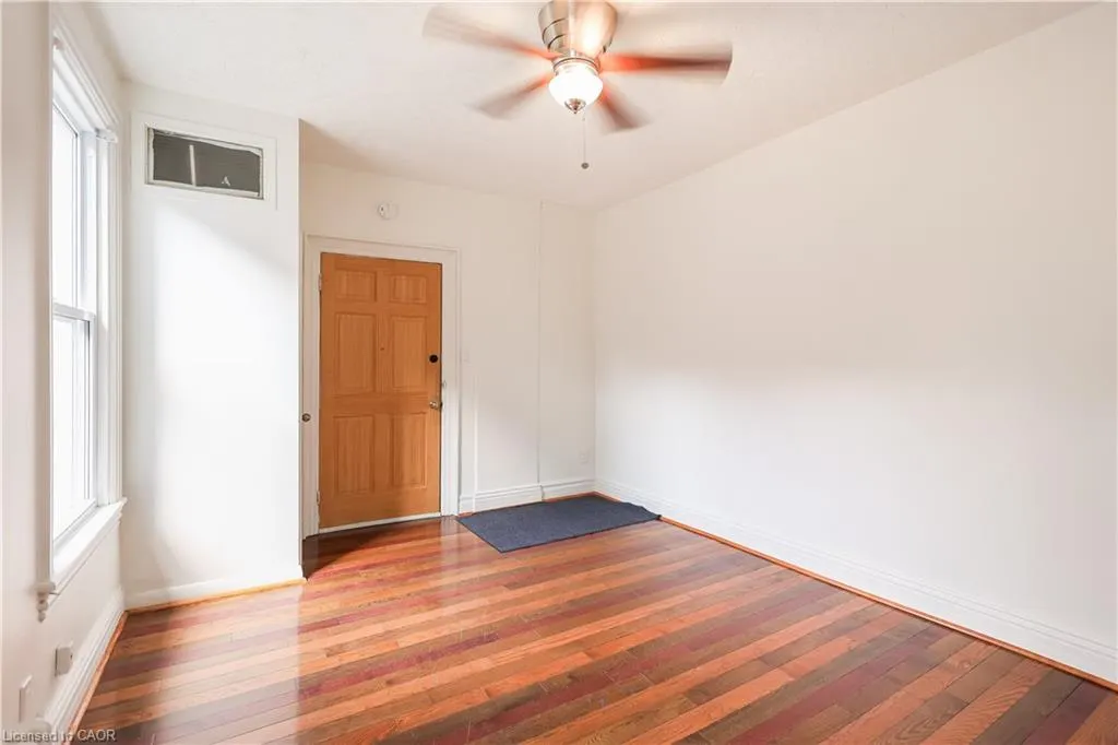 69 Victoria Avenue N, #3