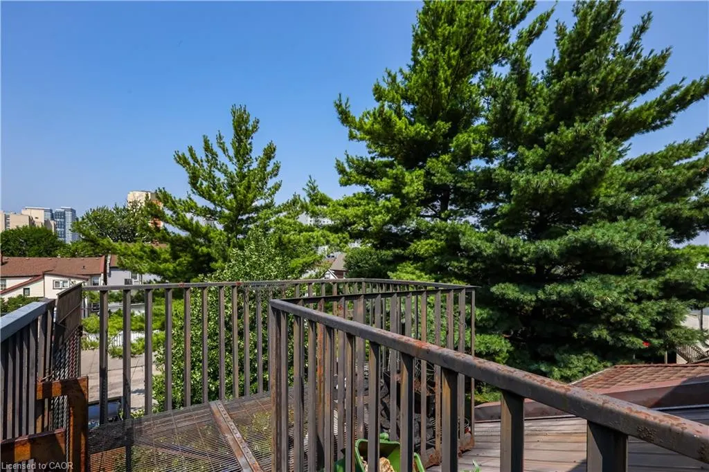 69 Victoria Avenue N, #3