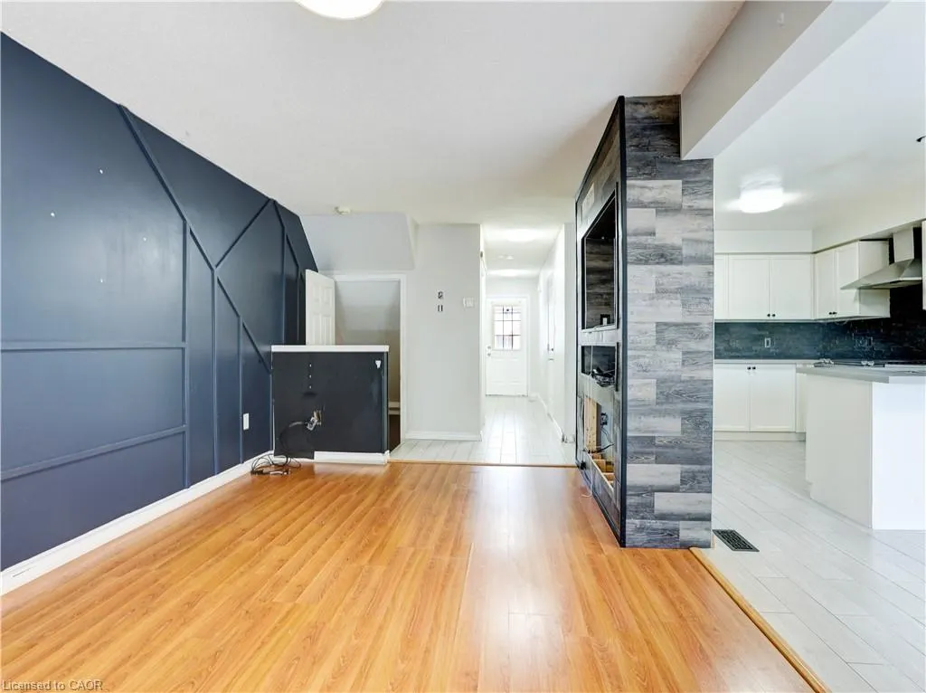 14 Chateau Crescent