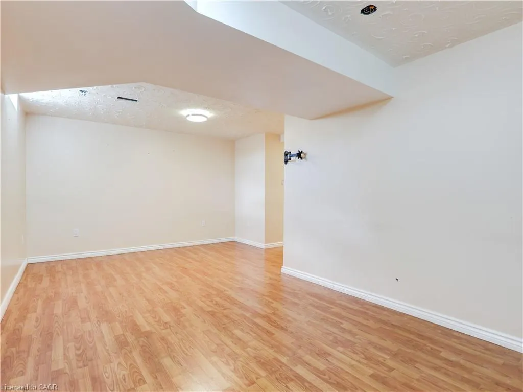 14 Chateau Crescent
