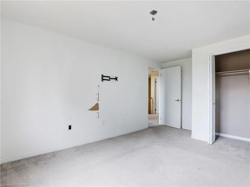 14 Chateau Crescent