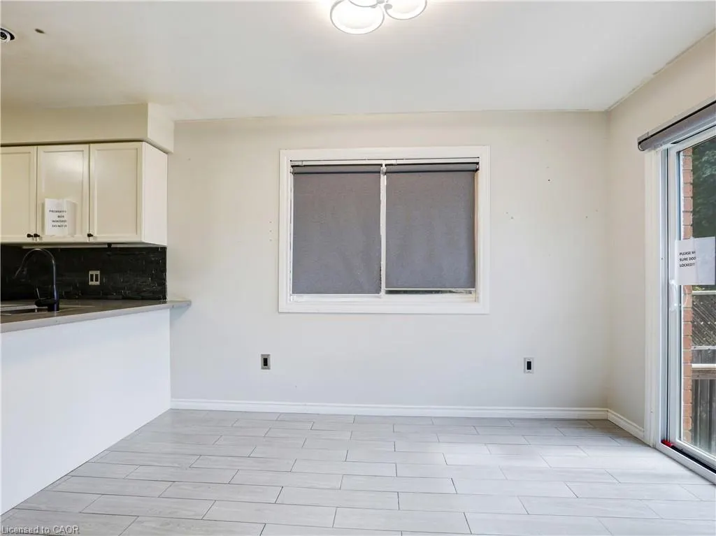 14 Chateau Crescent