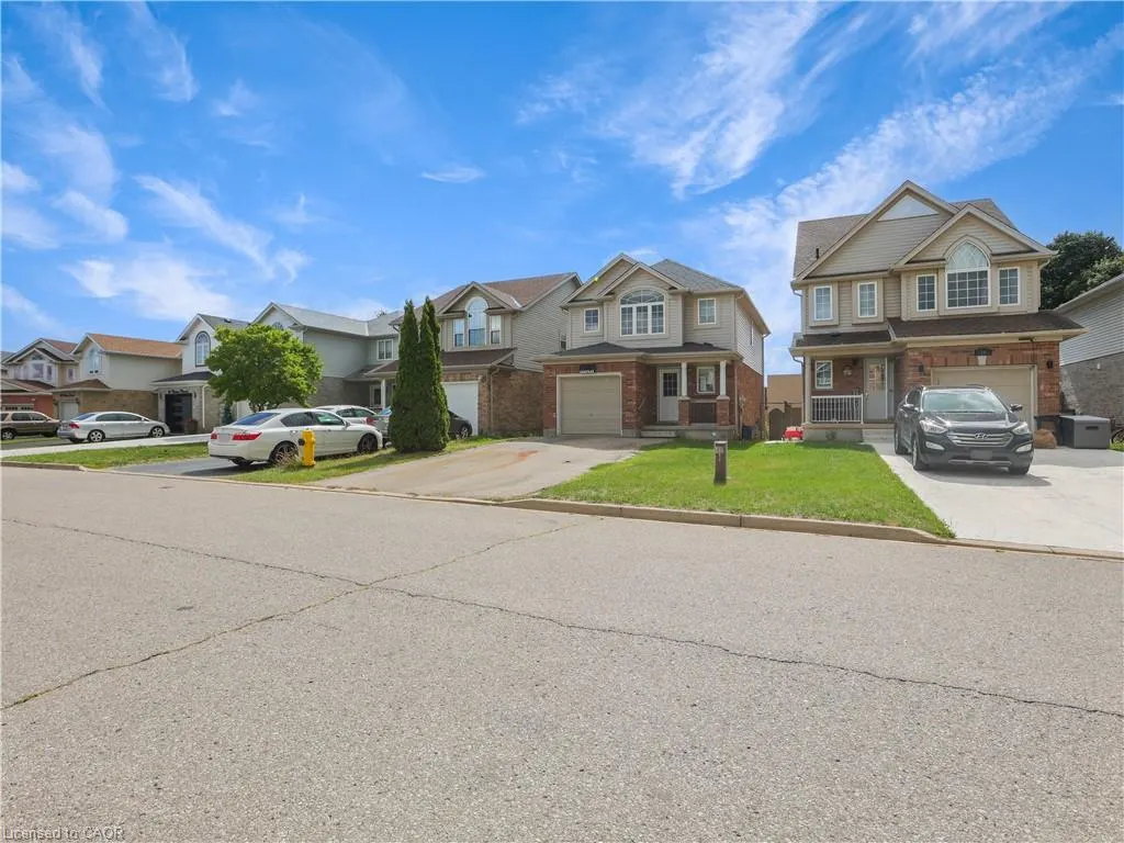 14 Chateau Crescent