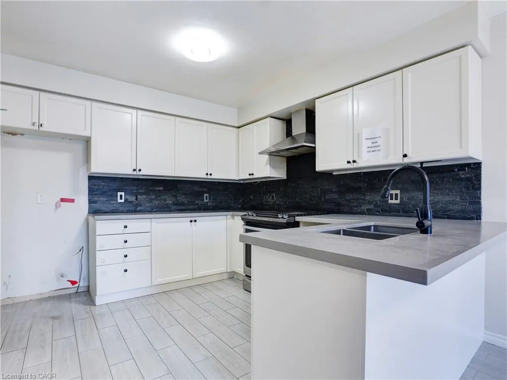 14 Chateau Crescent