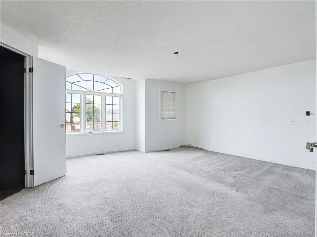 14 Chateau Crescent