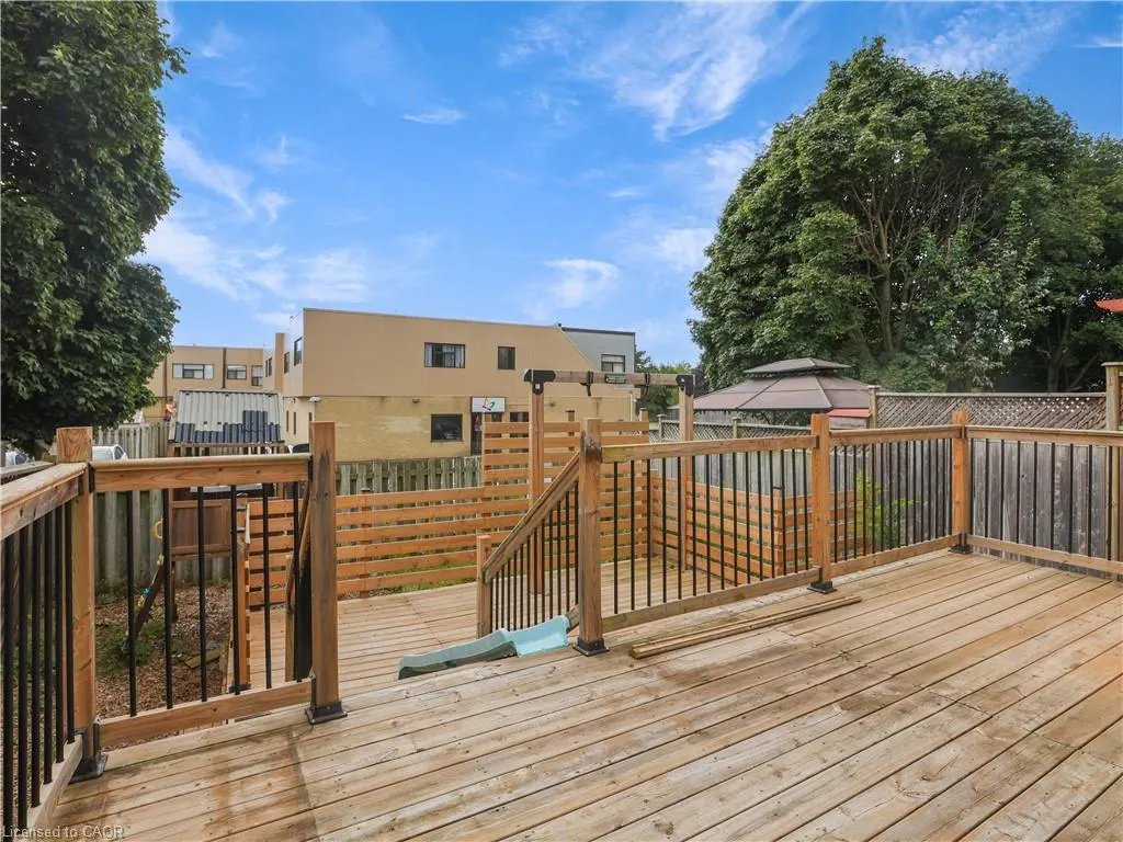 14 Chateau Crescent