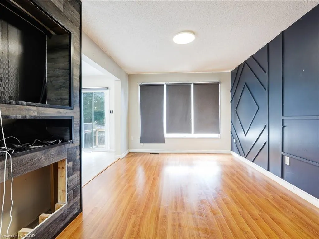 14 Chateau Crescent