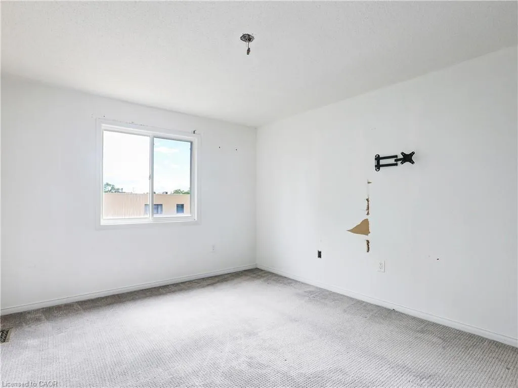 14 Chateau Crescent