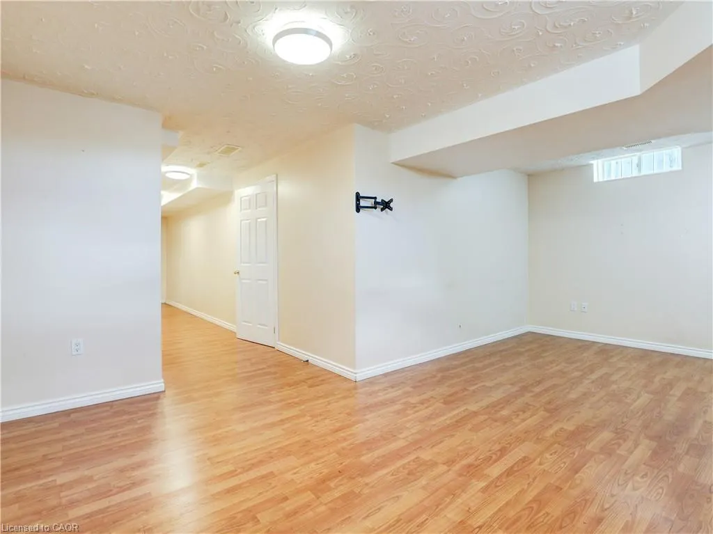 14 Chateau Crescent