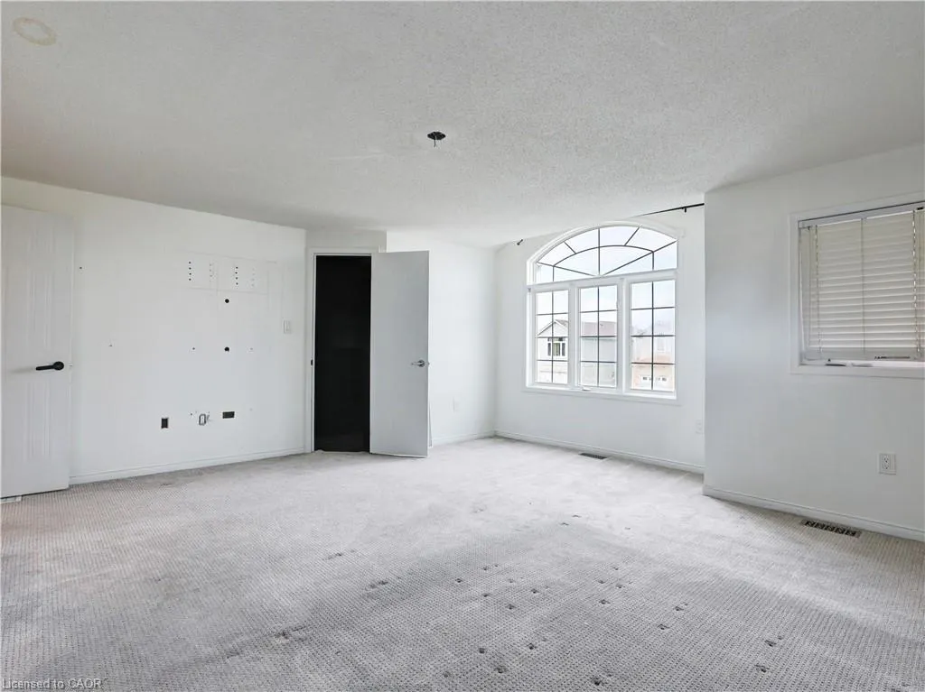 14 Chateau Crescent
