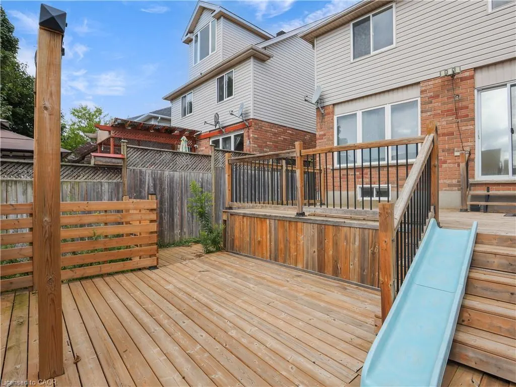 14 Chateau Crescent