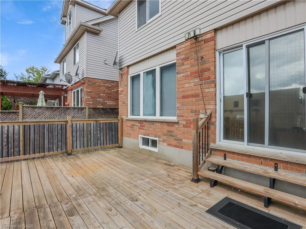14 Chateau Crescent