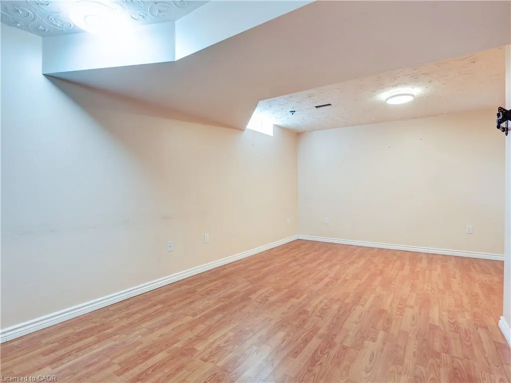 14 Chateau Crescent