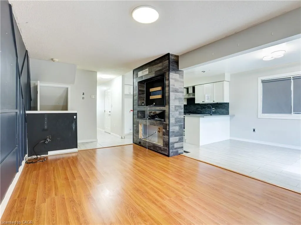 14 Chateau Crescent