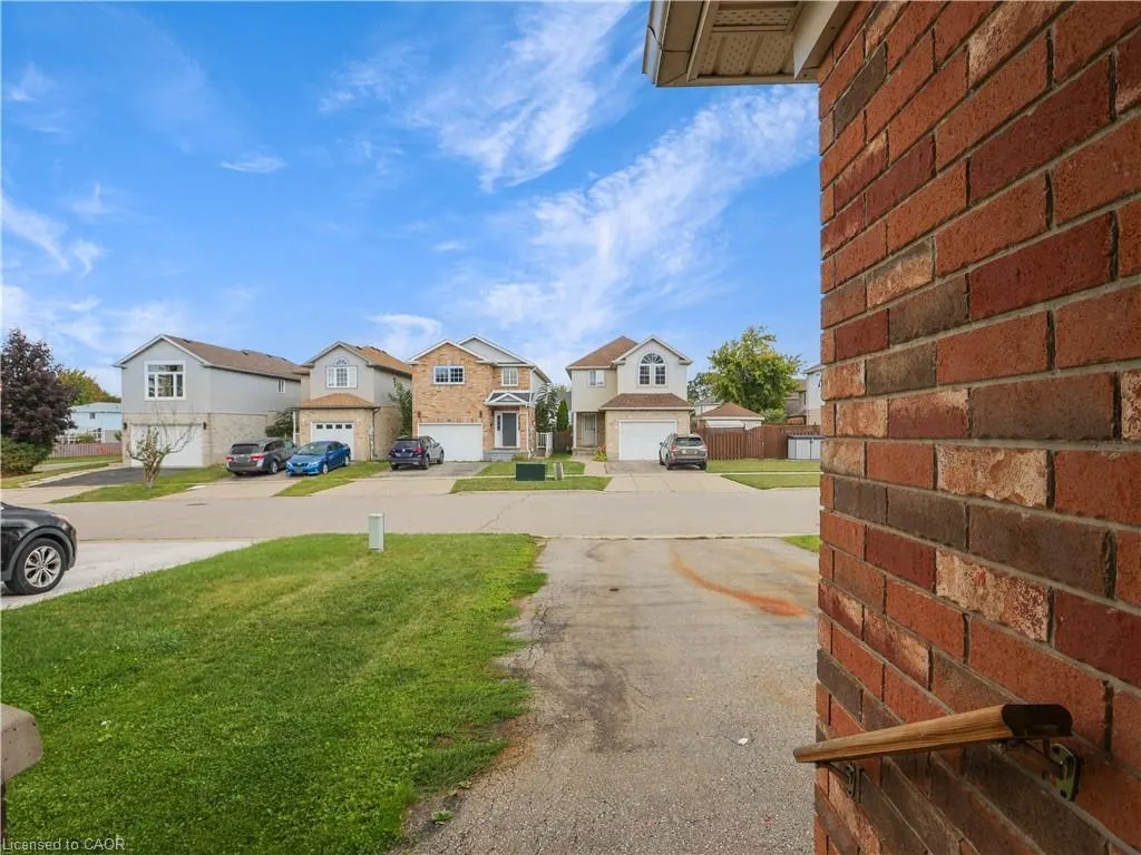 14 Chateau Crescent