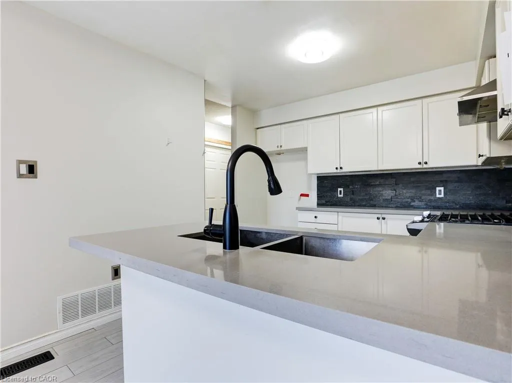 14 Chateau Crescent
