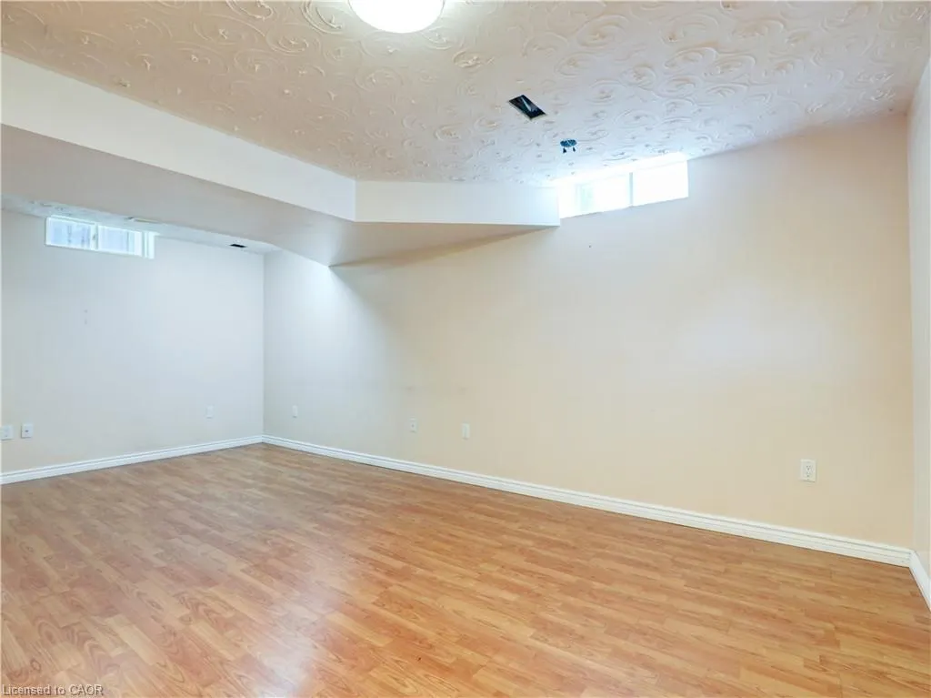14 Chateau Crescent