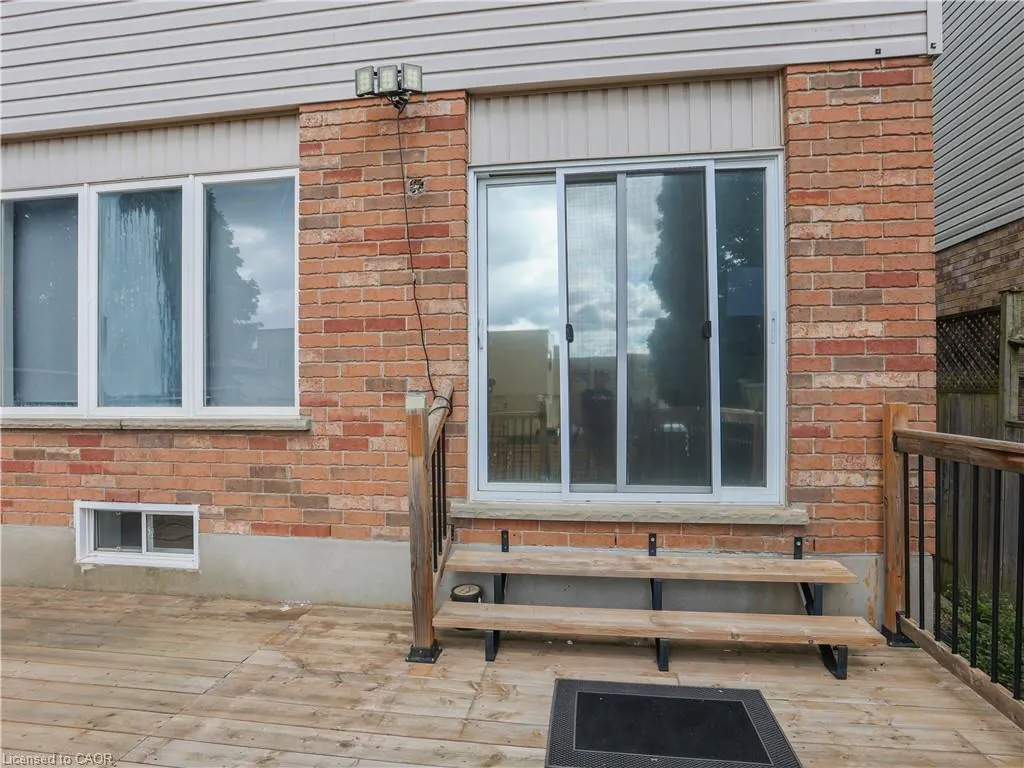 14 Chateau Crescent