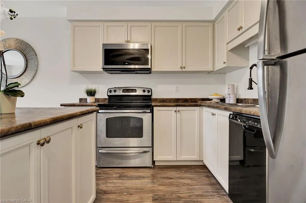 252 Countrystone Crescent