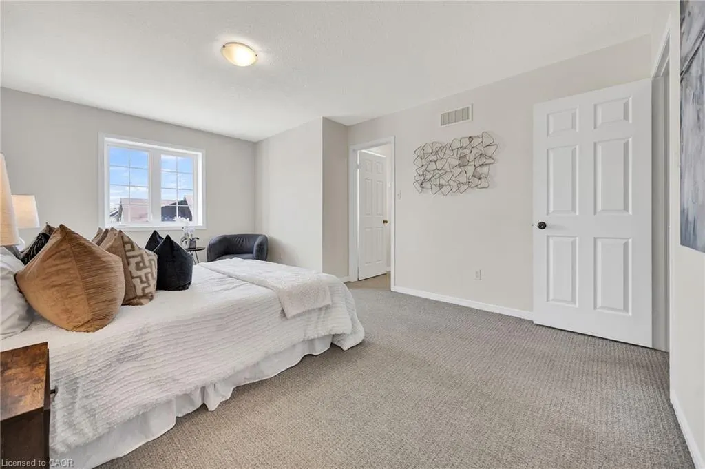 252 Countrystone Crescent